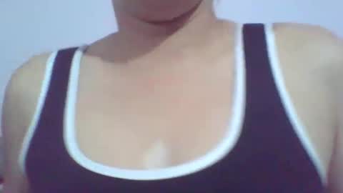 Mia online show from 10-06-25, 01:47