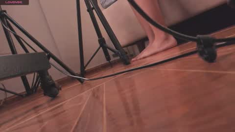 Mia online show from 10-15-25, 03:28