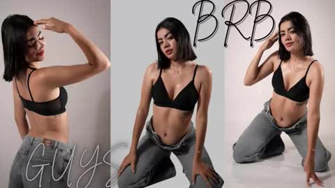 Mia online show from 10-31-25, 02:56