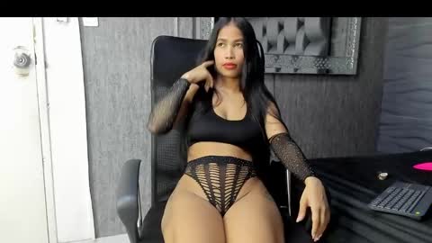 MIA KLEIM online show from 01-10-25, 02:35