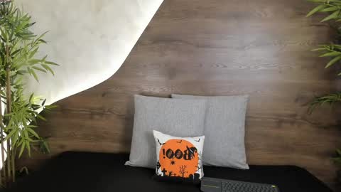 mia_lacy online show from 10-18-25, 07:25