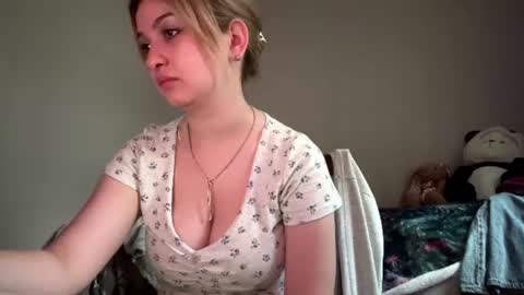 Snapshot of mia_livy chatting on 07-03-26, 01:23 Miaaa online show from 07-03-26, 01:23