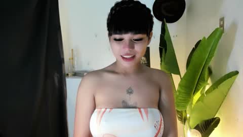 M I A online show from 05-05-26, 01:08