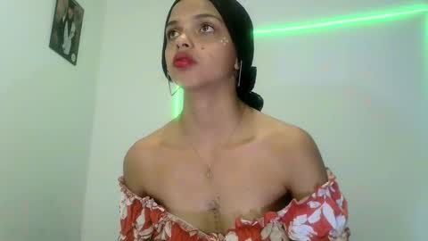 mia lucy 21 online show from 09-24-25, 06:22