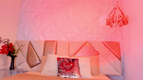 Snapshot of mia_lure chatting on 10-17-25, 08:00 Mia online show from 10-17-25, 08:00
