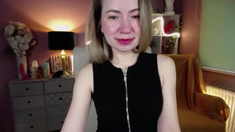 Mia online show from 02-09-25, 08:11