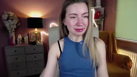 Mia online show from 02-11-25, 10:48