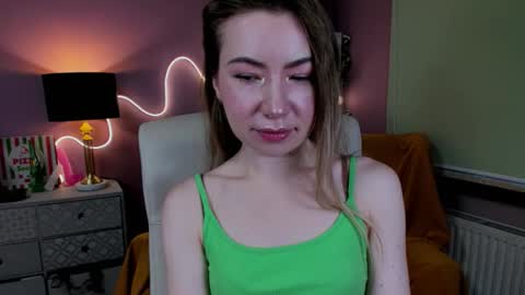 Mia online show from 11-29-25, 07:55