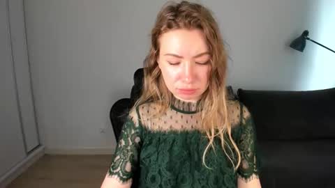 Mia online show from 03-12-26, 08:20