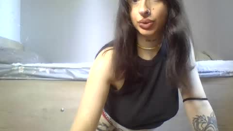 Mia online show from 06-16-26, 09:45