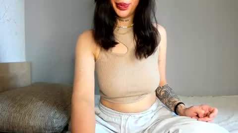 Mia online show from 06-17-26, 08:50