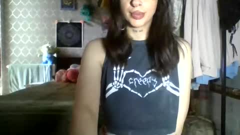 Mia online show from 06-23-26, 11:08