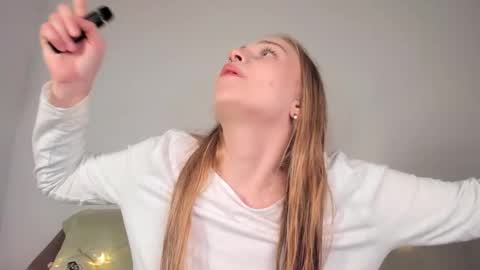 Mia here Appreciate your support online show from 03-06-26, 10:28