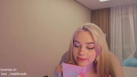 mia_milagros online show from 12-29-24, 04:27
