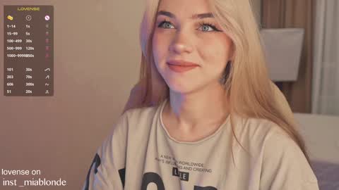 mia_milagros online show from 01-06-25, 03:09