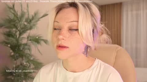 mia_milagros online show from 11-12-25, 12:55