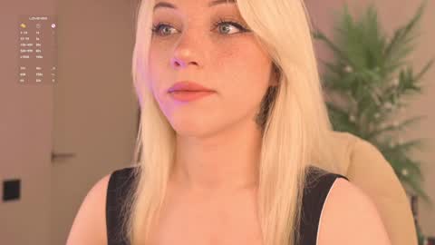 mia_milagros online show from 12-17-25, 05:08