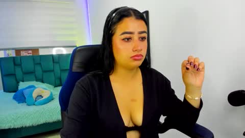 mia_mills777 online show from 09-19-25, 11:22