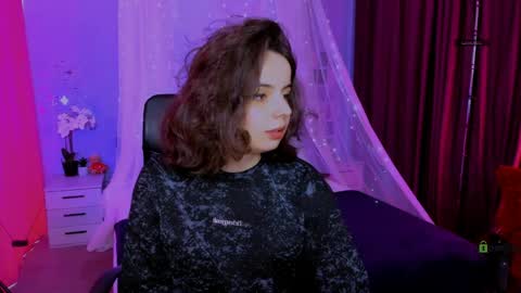 mia_mooon_ online show from 05-11-26, 08:42