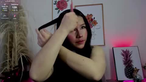 Snapshot of mia_moralez chatting on 10-01-25, 12:44 MIA online show from 10-01-25, 12:44