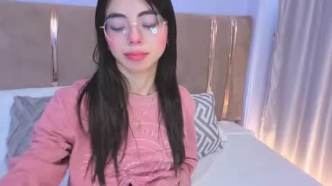 Mia online show from 06-20-26, 12:19