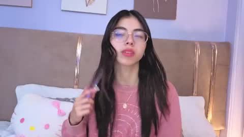Mia online show from 06-24-26, 12:15