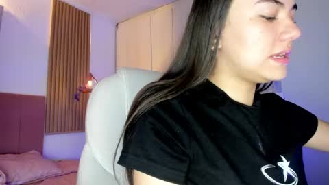 Mia Nevaeh - follow me online show from 04-01-26, 06:05