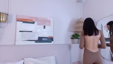 mia_oconner online show from 02-14-25, 12:14