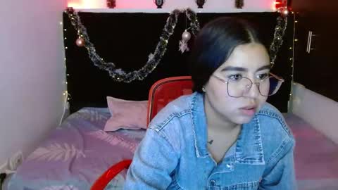 Mia  online show from 12-28-24, 04:30