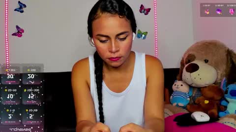 Mia online show from 10-18-25, 05:10