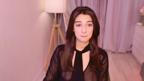 Mia online show from 03-28-26, 06:24