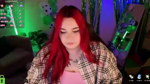 Mia online show from 06-15-26, 01:08