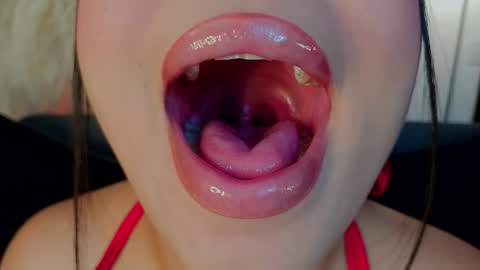 Mia online show from 01-13-26, 11:54