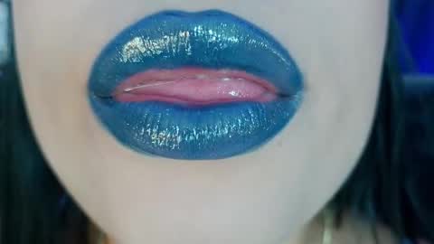 Mia online show from 03-08-26, 02:04