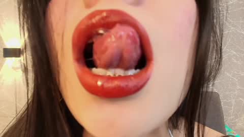 Mia Roux online show from 12-21-24, 12:31