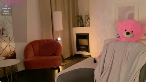 Mia online show from 05-08-26, 06:30