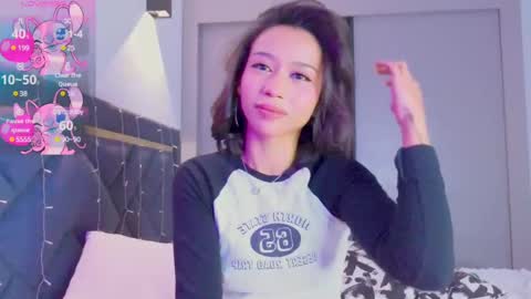 Mia online show from 03-02-25, 06:27