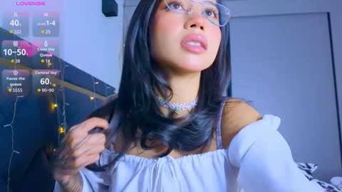 Mia online show from 01-08-26, 01:24