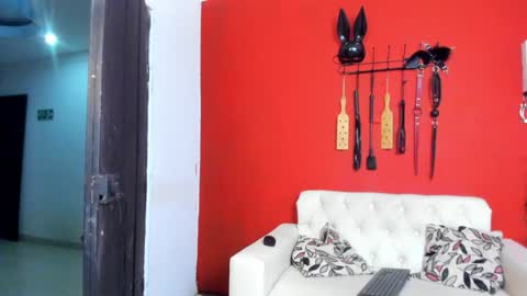 Mia sophiia online show from 01-23-25, 06:17