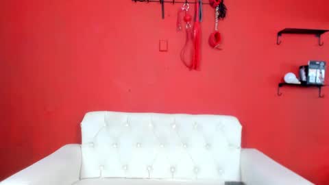 Mia sophiia online show from 02-28-25, 05:15