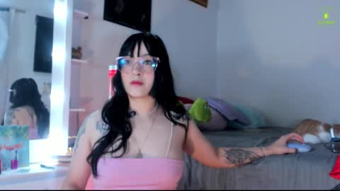 Mia  online show from 11-18-25, 01:44