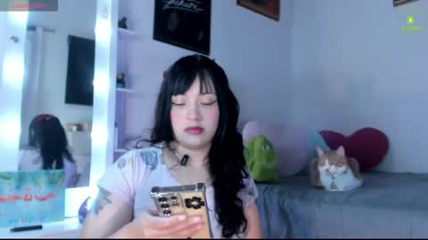 Mia  online show from 11-26-25, 01:06