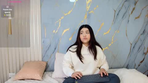 Snapshot of mia_sun14 chatting on 10-22-25, 11:54 MIA  SUN  online show from 10-22-25, 11:54