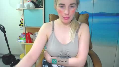 Snapshot of mia_sunnyy chatting on 03-28-26, 09:58 Mia. online show from 03-28-26, 09:58
