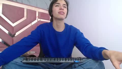 mia_swift_ch online show from 10-18-25, 03:24