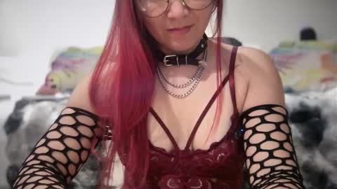 Snapshot of mia_temptress chatting on 11-06-25, 06:20 Mia online show from 11-06-25, 06:20