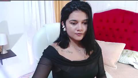 Snapshot of mia_traveluxe chatting on 09-09-25, 01:38 Mia online show from 09-09-25, 01:38