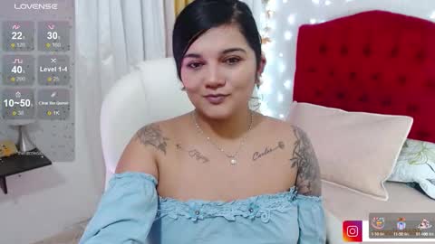 Snapshot of mia_traveluxe chatting on 09-11-25, 02:33 Mia online show from 09-11-25, 02:33