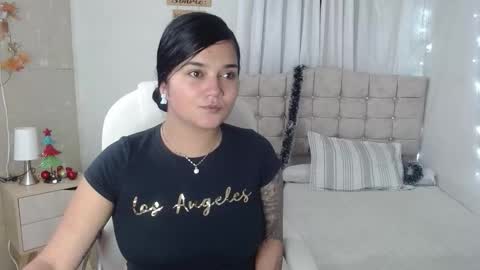 Mia  online show from 01-11-26, 03:55