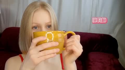 Mia online show from 01-31-25, 10:10